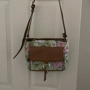 Brand new   Never used    Smoke free home    Colorful  perfect for spring